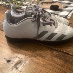 Indoor soccer cleats